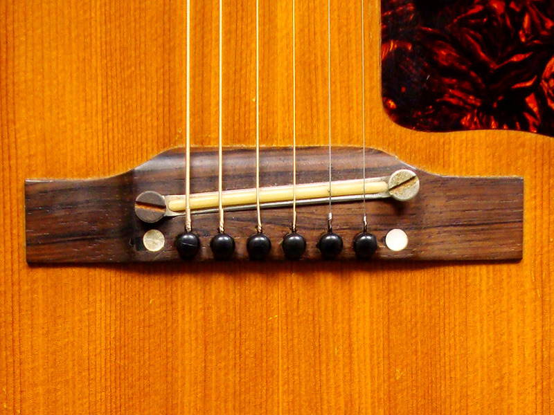 Gibson J-45 アジャスタブル・セラミックサドル(ヴィンテージパーツ)ギター
